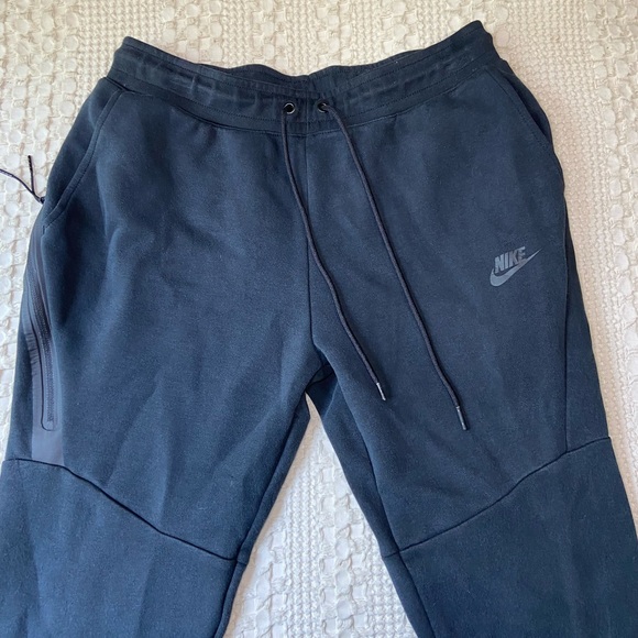 Nike Sportswear - Picture 2 of 9